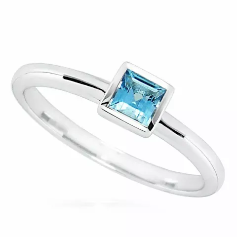 Viereckigem strukturierter blauem zirkon ring aus rhodiniertem silber