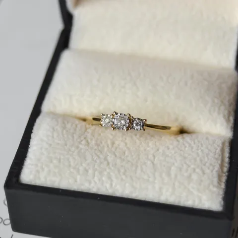 Diamantring in 14 karat gold- und weißgold 0,06 ct 0,03 ct