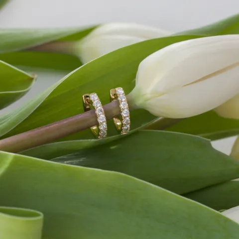 14 mm Kreole in 14 Karat Gold mit Diamant 