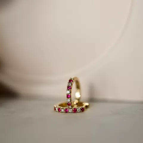 14 mm Rubin Kreole in 14 Karat Gold mit Rubin und Diamant 