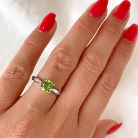 grünem Peridot Solitärring in 14 Karat Weißgold 1,27 ct