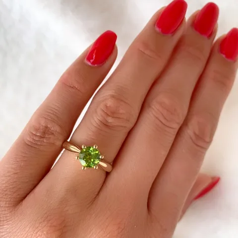 grünem Peridot Solitärring in 14 Karat Gold 1,55 ct