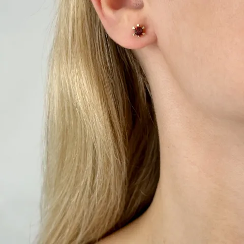 2 x 0,32 ct Granat Solitärohrstecker in 14 Karat Gold mit Granat