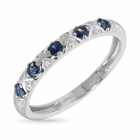 Eng blauem Saphir Ring aus 14 Karat Weißgold