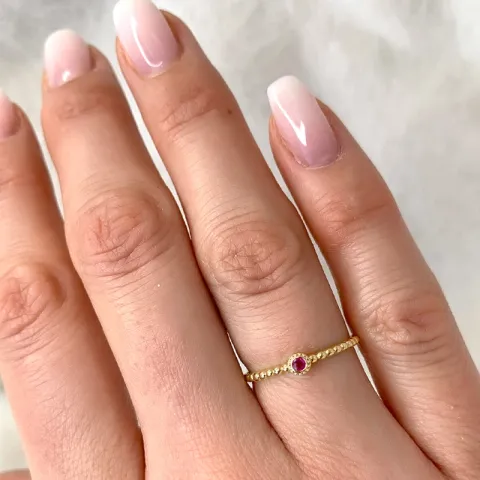 Echten rubin gold ring in 14 karat gold