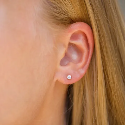 3 mm Zirkon Ohrstecker in 9 Karat Gold mit Zirkon