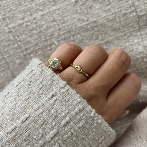 Nava Osiris justierbar Ring in vergoldetem Sterlingsilber weißem Zirkon