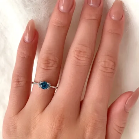 blauem Topas Ring aus 9 Karat Weißgold