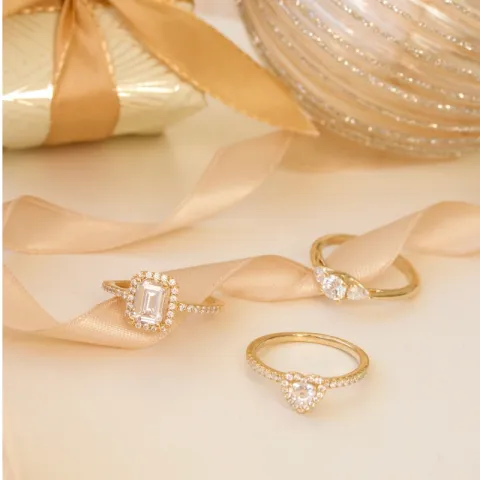 weißem Zirkon Ring aus 9 Karat Gold - Gold Collection