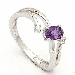 Amethyst Ring aus 8 Karat Weißgold