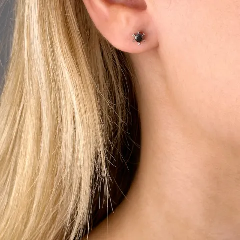 2 x 0,20 ct schwarzem Solitärohrstecker in 14 Karat Weißgold mit schwarz Diamant