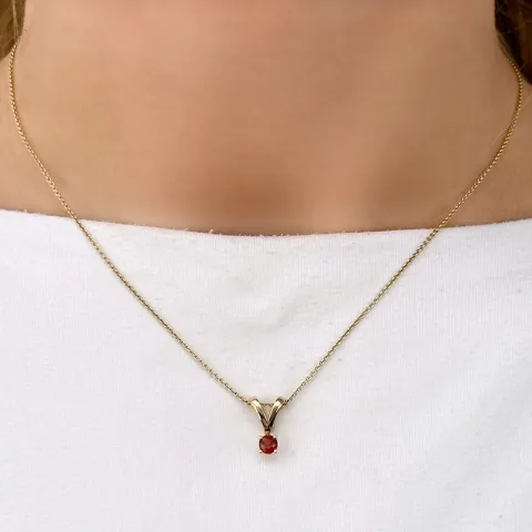 Granat Solitäranhänger in 14 karat Gold 0,32 ct