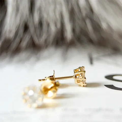 Blumen Diamant Ohrstecker in 14 Karat Gold mit Diamant 