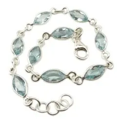 Ovaler blauem Topas Armband aus Silber