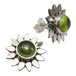 Blumen Peridot Ohrstecker in Silber