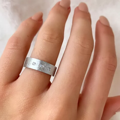 Sandgestrahlter Zirkon Ring aus rhodiniertem Silber