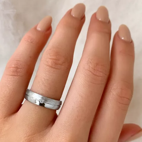 sandgestrahlter Zirkon Ring aus rhodiniertem Silber
