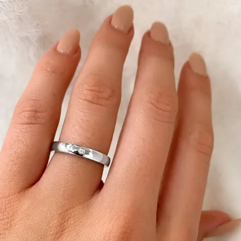 Elegant Ring aus rhodiniertem Silber