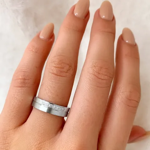 Elegant Ring aus rhodiniertem Silber