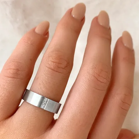 gebürsteter Ring aus rhodiniertem Silber