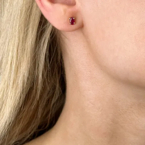 2 x 0,35 ct rotem Rubin Ohrstecker in 14 Karat Gold mit Rubin