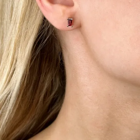 2 x 0,39 ct viereckigem Granat Ohrstecker in 14 Karat Weißgold mit Granat