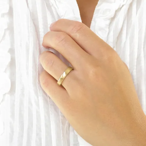 4 mm Diamant trauringe aus 9 Karat Gold - set