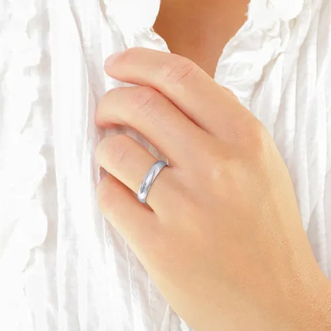 5 und 4 mm trauringe aus 9 Karat Weißgold - set