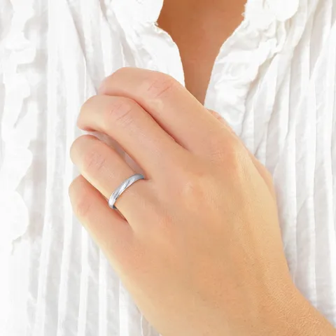 6 und 3 mm trauringe aus 9 Karat Weißgold - set