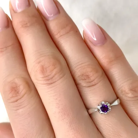 Amethyst ring in 9 karat weißgold 0,22 ct