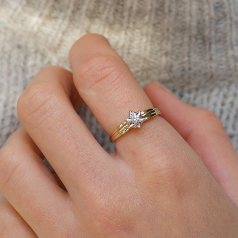 Blumen Diamant Ring in 9 Karat Gold- und Weißgold 0,08 ct