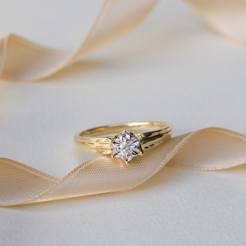 Blumen Diamant Ring in 9 Karat Gold- und Weißgold 0,08 ct