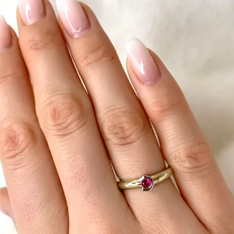 runder Rubin Ring in 9 Karat Gold- und Weißgold 0,14 ct