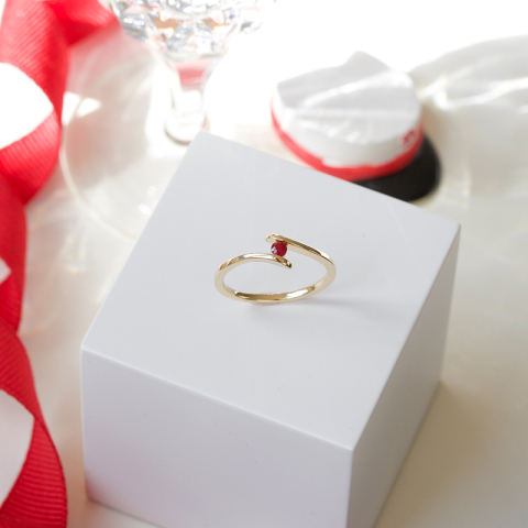 Rubin Ring in 9 Karat Gold 0,10 ct