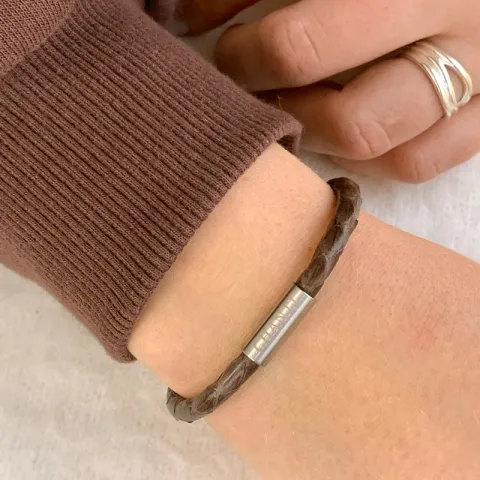 Runder braunem schlangenarmband aus leder mit stahl x 4 mm
