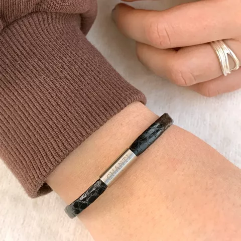 Flach schwarzem schlangenarmband aus leder mit stahl  x 6 mm