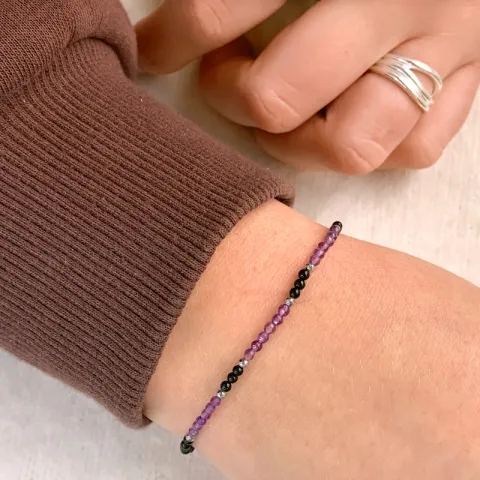 Schmuckstein Armband mit Onyxe und Amethyst und hematite.