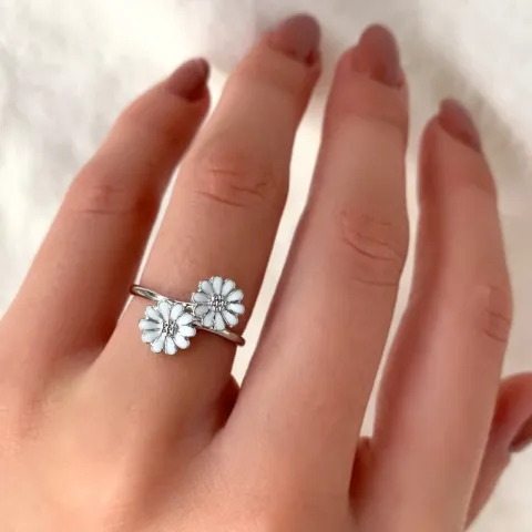 Marguerite Ring aus Silber mit Rhodinierung