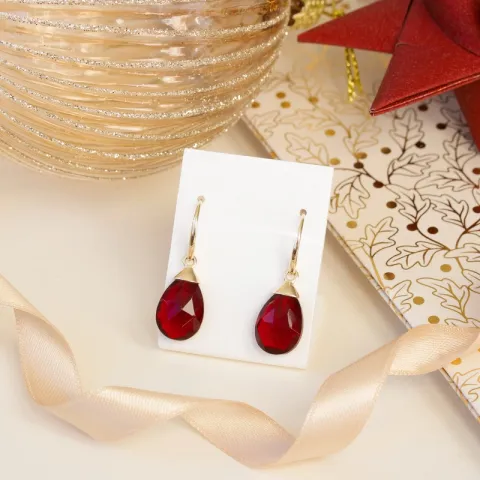 Ohrringe in 9 Karat Gold mit rotem Bergkristall 