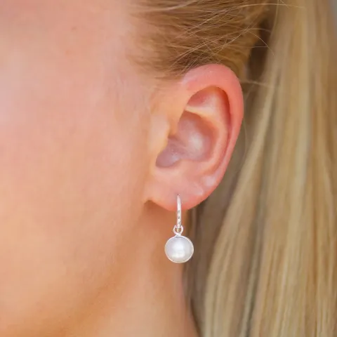 runden Perle Ohrringe in Silber - Loom Stones