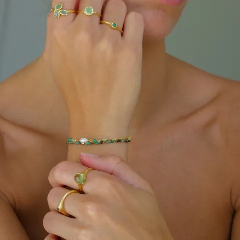 runder prehnite Ring aus vergoldetem Sterlingsilber - Loom Stones