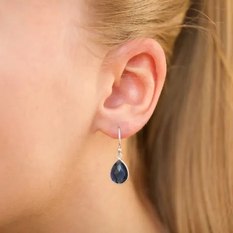 Tropfen synthetisch blauem Saphir Ohrringe in Silber