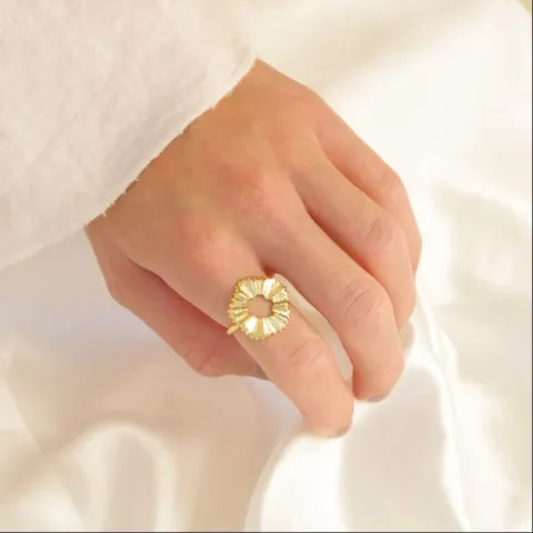 Blumen Ring aus vergoldetes Messing - Eliné