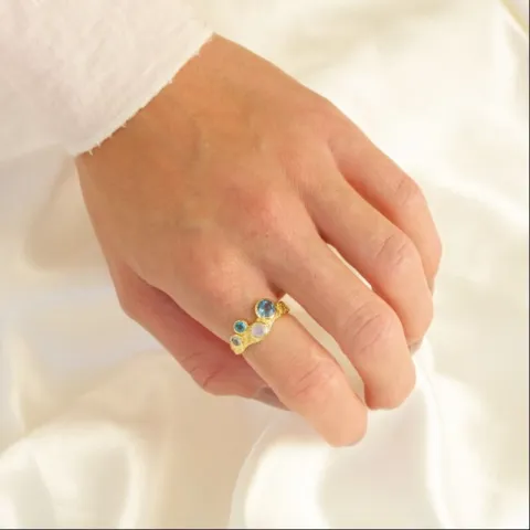 Blautopas Ring aus vergoldetes Messing - Eliné