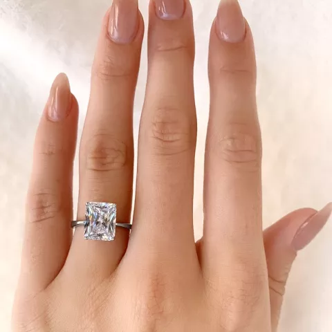 viereckigem Zirkon Ring aus rhodiniertem Silber
