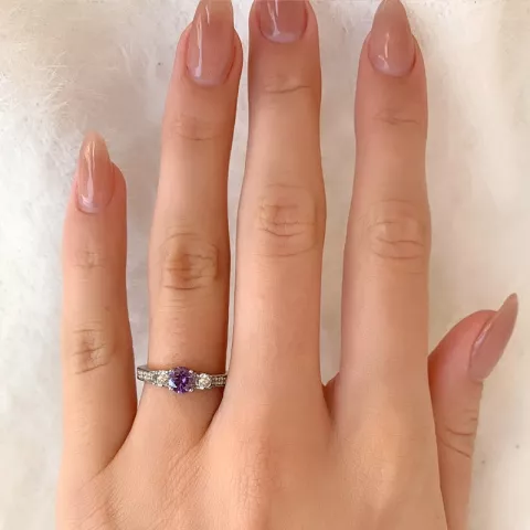 violettem Zirkon Ring aus rhodiniertem Silber