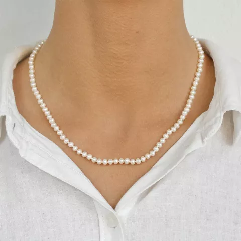 45 cm weißem Perlenhalskette mit Süßwasserperle.