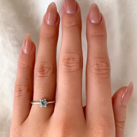 Eng runder Ring aus Silber