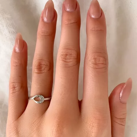 Elegant Tropfen Ring aus Silber