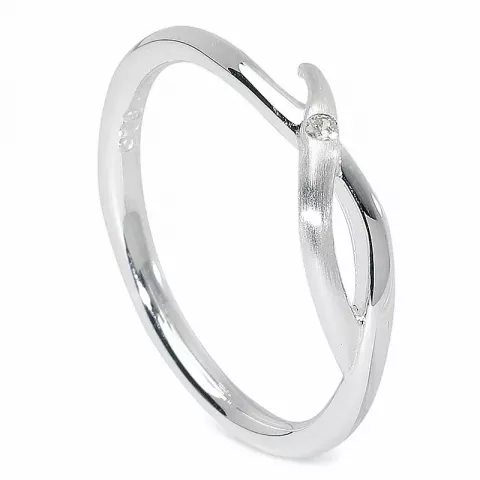 Eng abstraktem Ring aus Silber